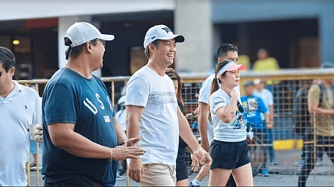 Bacolod City Mayor Alfredo Abelardo “Albee” Benitez led the 1st Car Free Sunday held along Lacson Area on June 9, 2024. He was joined by sports enthusiasts and health buffs in promoting this healthy lifestyle initiative for the people of Bacolod.