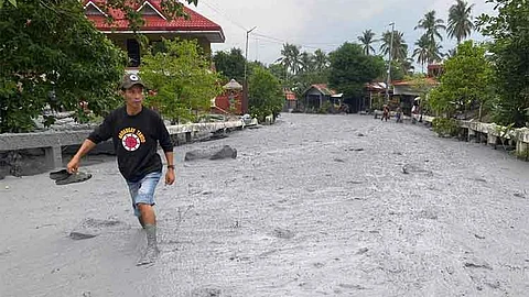 NEGROS. Aftermath of the eruption of Kanlaon volcano in Ibid Creek, Tamburong Bridge, Brgy. Biaknabato, So. Calapnagan, La Castellana, Negros Occidental.