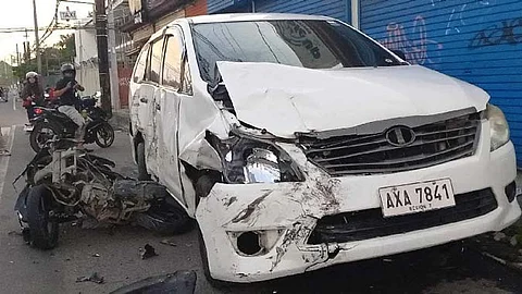 Habal-habal driver dies, delivery app rider hurt after van struck them in Banilad, Cebu City