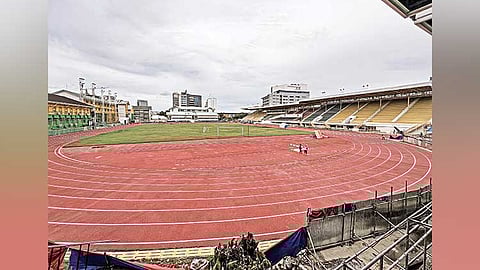 Contractor’s worry: Cebu City Olympics
could cause new damage on track oval