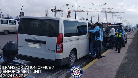 LTO 7 impounds 2 private vehicles
for lack of franchise