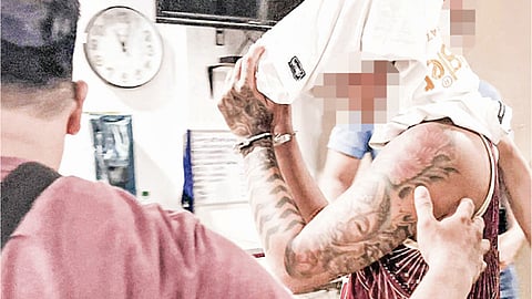 Suspek nasikop tungod sa armas