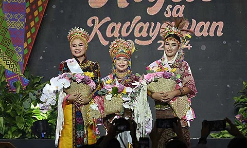 HIYAS SA KADAYAWAN 2024. Shane Marie B. Awe of Bagobo-Tagabawa (center) was crowned the Hiyas sa Kadayawan 2024, Muslima D. Limpao of Maranao (left) as Hiyas sa Panaghiusa 2024, and Jane Rose G. Miones of Bagobo-Klata as Hiyas sa Kalambuan 2024, on Friday evening, August 16, at the RMC Petro Gazz Gymnasium.