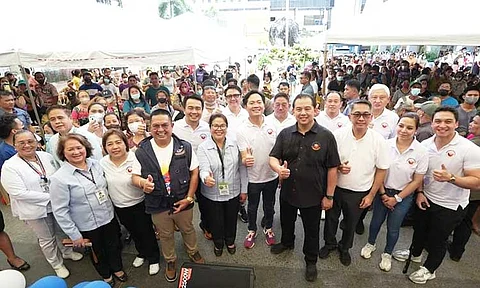 Over 180 members of the House of Representatives, led by Speaker Ferdinand Martin Romualdez, participated in the Bagong Pilipinas Serbisyo Fair (BPSF) held in Davao City. The event provided approximately P1.2 billion in government services and financial aid to around 250,000 residents.