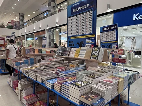 BIG BAD WOLF BOOKS AT SM CITY BACOLOD NORTH WING: Terence Leong, Special Officer to the Managing Director, and Lesley Ann Almeda, the Project Director showed some of their favorite books during the start of the Book Sale on September 20 to 29, 2024.