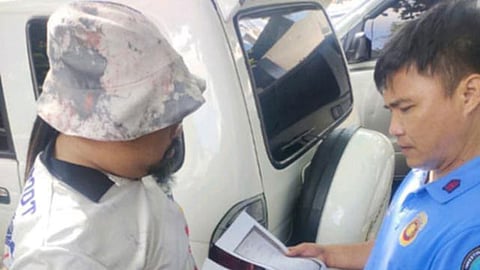 Man nabbed for duping clients online, illegal possession of firearms