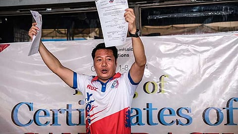 CEBU. Yogi Filemon Ruiz, former chief of the Bureau of Customs, filed his certificate of candidacy for mayor in Cebu City on Monday, October 7, 2024.