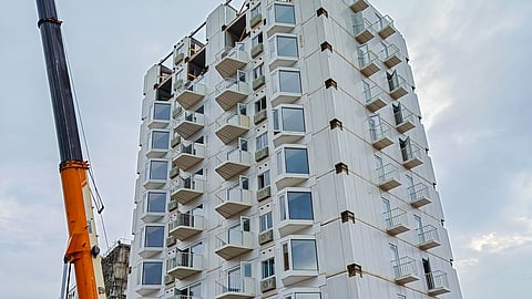 RGJ Realty Corporation showed off its Holon Building, a condo composed of 24 two-bedroom units featuring built-in air conditioning and purifier. It is constructed of stainless steel and features a repeatable modular design, with each module the size of a standard 40HQ shipping container. (Photo by Jo Ann Sablad)