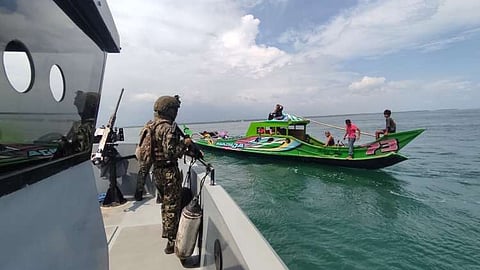 2 ka suspek sa pag-kidnap sa American national nailhan na