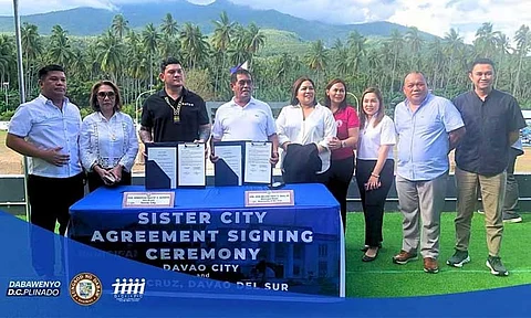 The City Government of Davao signed a Memorandum of Understanding (MoU) with the Municipality of Sta. Cruz, Davao del Sur, on Friday, October 18, 2024.