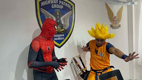 2 vloggers 'get away' after risky stunt