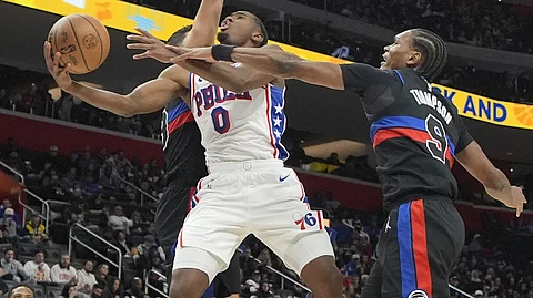 Pistons mipalyar kontra 76ers