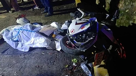 Motorsiklo mibangga sa kahoy, driver patay