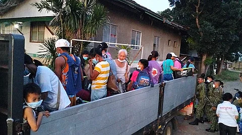 ILOILO. The Department of Social Welfare and Development in Western Visayas provides aid to families affected by the December 9, 2024, eruption of Mount Kanlaon, activating response clusters and coordinating closely with LGUs for efficient disaster management. Photo taken in Barangay Cabagnaan, La Castellana, Negros Occidental.