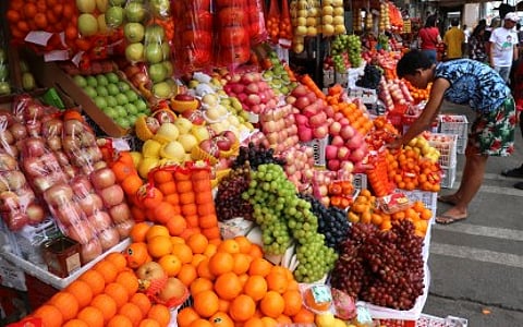 Prutas nimahal sa ulan