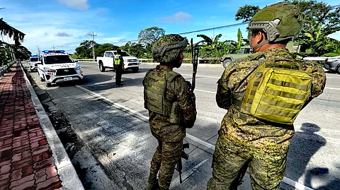 Comelec checkpoint police