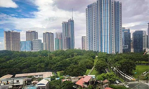 VIBRANT ECONOMY. The skyline and business district of Bonifacio Global City in Taguig City are photographed on a clear Friday afternoon (Oct. 4, 2024). Philippine economic growth is expected to reach over 6 percent this year mainly driven by household consumption growth, BPI lead economist Jun Neri said. (PNA photo by Joan Bondoc)