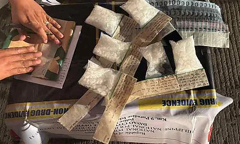 A 25-year-old ceiling installer was arrested early Monday, January 27, 2025, in a police operation that led to the seizure of substances believed to be shabu worth over P3.4 million. The operation carried out by personnel from the Sasa Police Station was conducted in Don Julian Street, Doña Pilar Village, Barangay Sasa.
