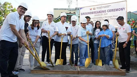 CSF folks thank Gov, Mylyn for road rehab project