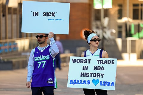 Anthony Davis shines for Mavs before injury as fans continue to vent over Luka Doncic trade