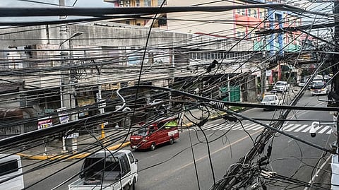 Konsehal sa Mandaue nanawagan aksiyonan ang ‘spaghetti wires’