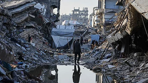 Internet cut-off limits Gazan's ability to receive Israeli military warnings