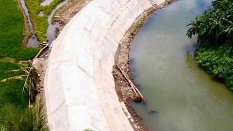ZAMBOANGA. The Department of Public Works and Highways (DPWH) has completed the construction of P19.6 million flood control structure in Alang-Alang village, Tambulig, Zamboanga del Sur. A photo handout showed the aerial view of portion of the completed project that will protect rice fields from scouring during heavy rains and flooding. (SunStar Zamboanga)