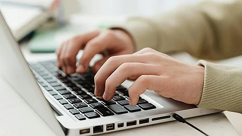 Public trusts internet more than news media