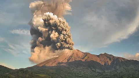2 southwest Cebu towns warn residents as Mt. Kanlaon’s alert level increases