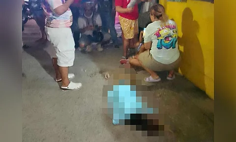 NALIGSAN: Gitabunan na’g habol ang bata human kini maligsi alas 7 sa gabii sa Sabado, Abril 12, 2025, sa Salvador Extension eskina Camanchile Drive, Sitio Camanchile, Barangay Labangon, Dakbayan sa Sugbo. /