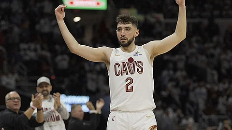Heat gibugnaw sa Cavaliers