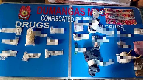 ILOILO. Police arrested four high-value drug suspects and seized more than P1.4 million worth of suspected shabu in separate operations in Dumangas and Estancia, Iloilo, on April 24, 2025.