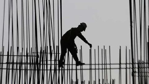Dole 7 empowers barangays to improve construction safety
