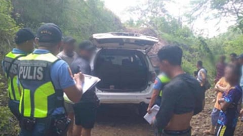 ZAMBOANGA. Authorities seize a shipment of some P1.6 million marijuana bricks following a chased on Thursday, May 1, 2025, in Purok 4, Tigpalay village, Tungawan, Zamboanga Sibugay. The two people transporting the marijuana bricks managed to escape. (SunStar Zamboanga)
