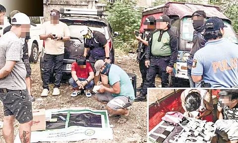 BUY-BUST: Napusasan ang ex-convict ug ang delivery rider atol sa gihimo’ng managlahi nga buy-bust sa Dakbayan sa Lapu-Lapu (ibabaw) ug sa Mandaue (tuo)sa Sabado, Mayo 3, 2025.