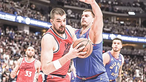 Nuggets gidespatsar ang Clippers