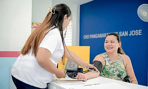 PANGANAKAN NG SAN JOSE. A soon-to-be mom is attended by a nurse at the rehabilitated Panganakan ng San Jose in Nueva Ecija. (Photo courtesy of BDO)