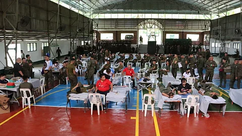 Army's 3ID collects 71 blood bags during humanitarian event in Capiz