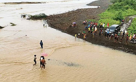 Residents of Jose Abad Santos (JAS) in Davao Occidental have been cut off from the rest of the Davao Region for three days now following the collapse of the Lawayon Bridge approach in Barangay Mangile. Continuous rains brought by the Intertropical Convergence Zone (ITCZ) triggered flooding along the Lawayon River, damaging the bridge and rendering it impassable.