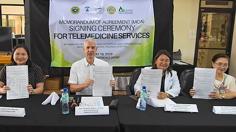 Negros Occidental inks MOA with CLMMRH for telemedicine services