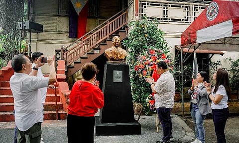 CONSUNJI MONUMENT. Officials of the City Government of San Fernando unveiled a bust monument of Don Antonio Espino Consunji at his heritage district ancestral house along a main street in Poblacion. (Photo courtesy of CSFP-CIO)