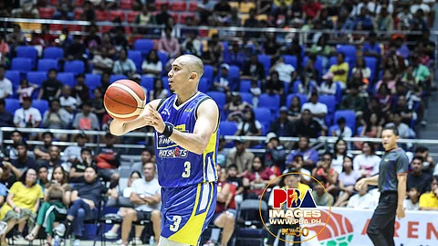 Hotshots, Warriors top 4 ang punterya