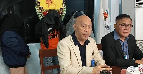 DAVAO. Gipresenta ni NBI-Davao director Atty. Arcelito Albao sa mga sakop sa media ang tulo ka mga suspek nga nadakpan sa giingong online sex trafficking sa Lupon, Davao Oriental.