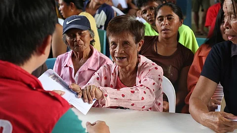 DSWD 7 aids 781 families displaced by Mt. Kanlaon eruption