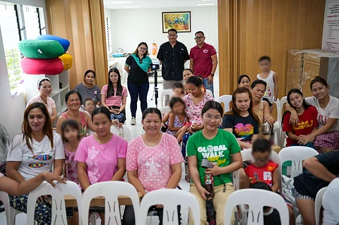 (From Left : Corporate social responsibility manager Jennifer Ambanta-Realubit, scam watch PH co-convenor Joce De Guzman, and JK2L2 area sales head Jericho Mamangun)