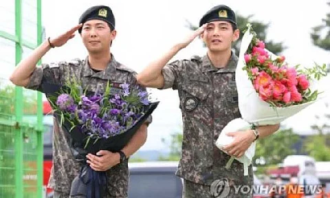 RM (left) and V, members of K-pop megagroup BTS (Yonhap photo)