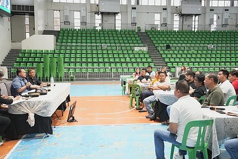 Pampanga Governor Dennis Pineda informs truckers about the provincial government's measures to prevent the entry of hazardous waste into the province.
-- Pampanga PIO photo