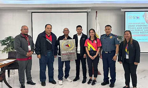 PDEA SEAL OF EXCELLENCE. The Philippine Drug Enforcement Agency awards the Balangay Seal of Excellence to the municipality of Masinloc in recognition of its effective and sustained implementation of the Barangay Drug Clearing Program. (Photo courtesy of PDEA)