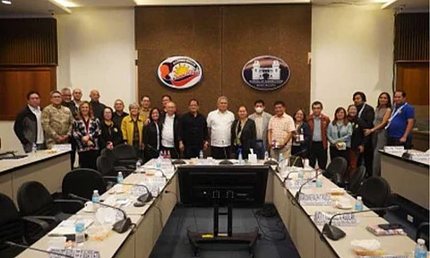 TEAMUP. Officials and representatives of the Bureau of Corrections and the National Commission on Indigenous Peoples meet at the New Bilibid Prison in Muntinlupa City on Friday (June 20, 2025). The two agencies are exploring opportunities to optimize land allocation in line with the goal to put up regional prison facilities. (Photo courtesy of BuCor-PIO)