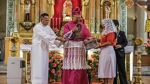 Palma mipahinumdom sa mga molingkod nga opisyal